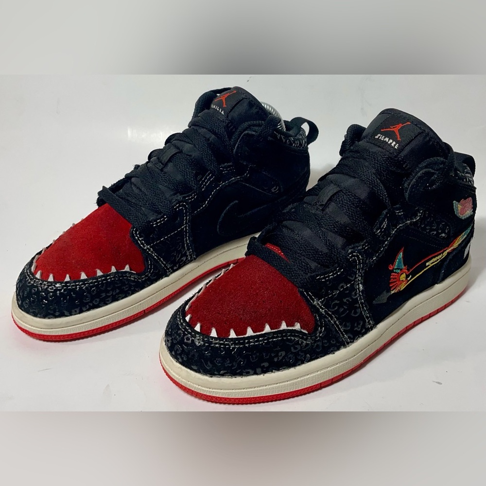 Nike Air Jordan 1 “Siempre Familia”
